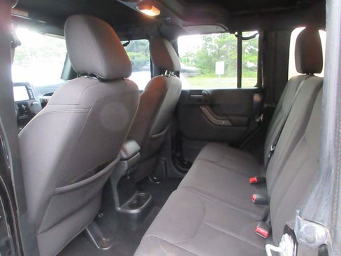 Used 2017 Jeep Wrangler Unlimited Sport w/ Quick Order Package 24S AWD/4WD image 11