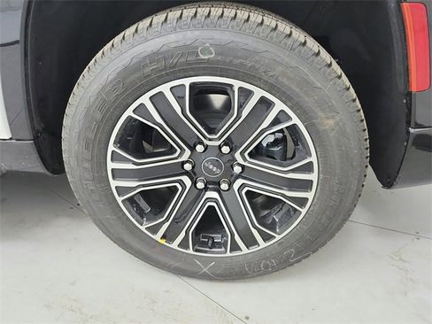 New 2026 Jeep Grand Wagoneer 4WD image 47