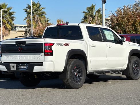 New 2026 Nissan Frontier PRO-4X w/ Pro-4x Convenience Package image 4
