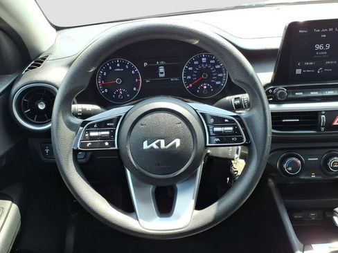 Used 2023 Kia Forte LXS w/ LXS Technology Package FWD image 17