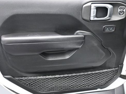 Certified 2019 Jeep Wrangler Unlimited Sport image 9