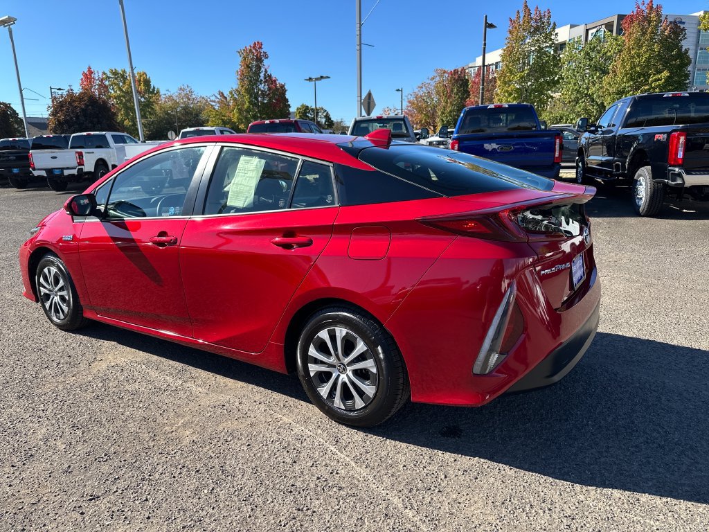 Used 2021 Toyota Prius Prime XLE FWD image 4
