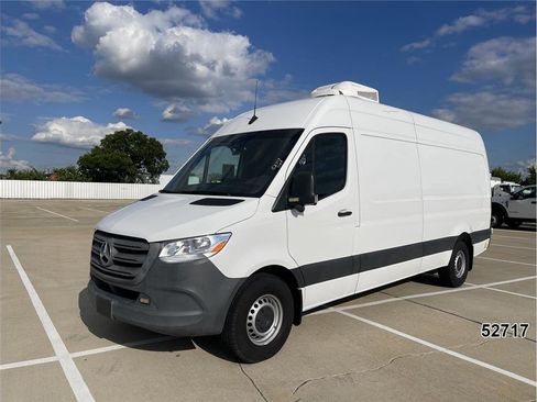 Used 2022 Mercedes-Benz Sprinter 2500 image 1