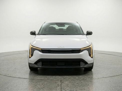 Used 2025 Kia K4 LXS image 2