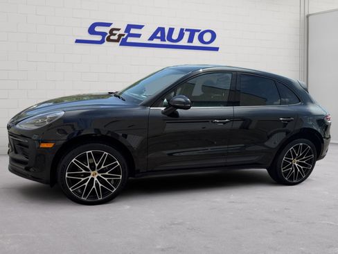 Used 2022 Porsche Macan AWD/4WD image 2
