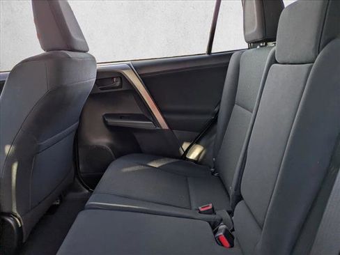 Used 2018 Toyota RAV4 LE image 17
