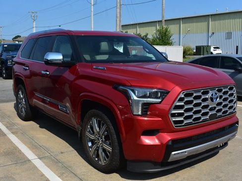 Used 2024 Toyota Sequoia Capstone AWD/4WD image 3
