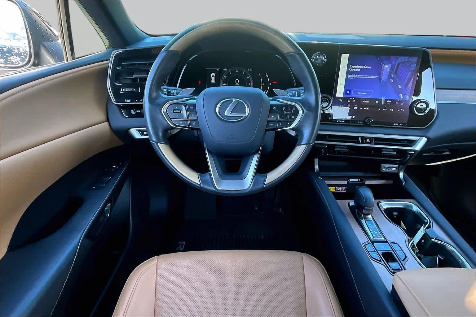 Used 2024 Lexus RX 350 Premium w/ Accessory Package AWD/4WD image 6