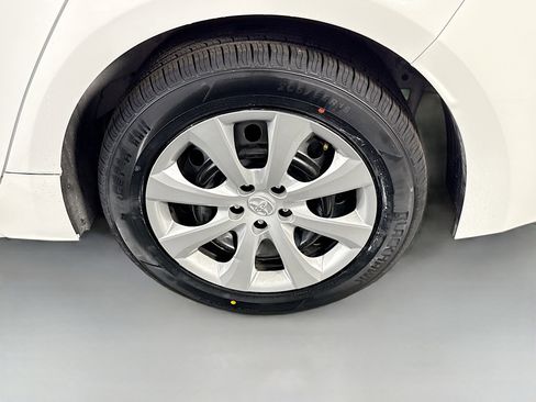 Used 2024 Toyota Corolla LE image 36