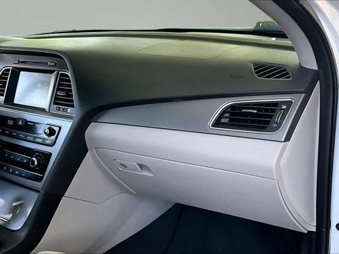 Used 2017 Hyundai Sonata SE FWD image 23