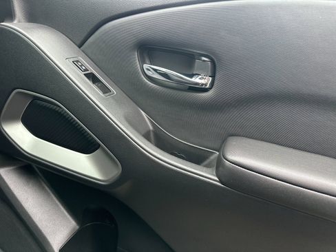 Used 2022 Nissan Frontier SV image 18