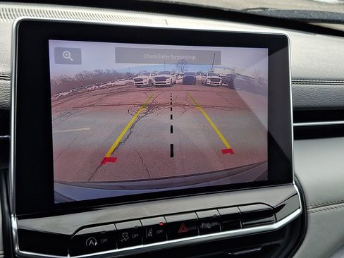 Used 2024 Jeep Compass Limited image 4