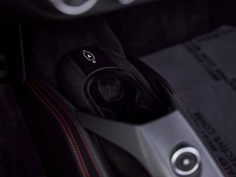 Used 2019 Ferrari 488 Spider Base image 64