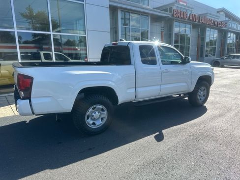 Used 2021 Toyota Tacoma SR w/ SR Convenience Package AWD/4WD image 3