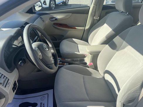 Used 2010 Toyota Corolla LE image 6