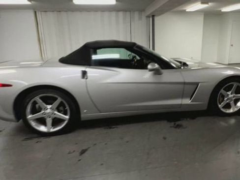 Used 2007 Chevrolet Corvette Convertible w/ Preferred Equipment Group RWD image 9