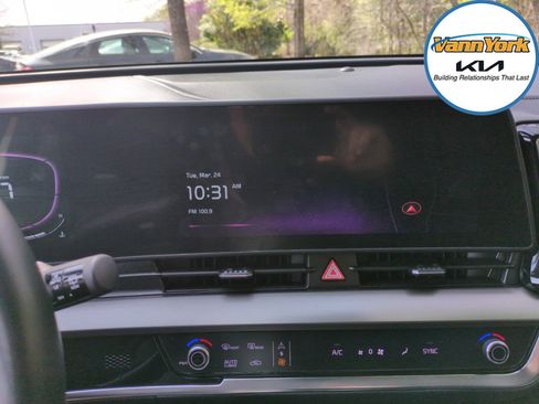 Used 2023 Kia Sportage EX image 24