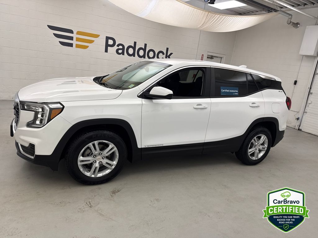 Certified 2024 GMC Terrain SLE AWD/4WD image 3