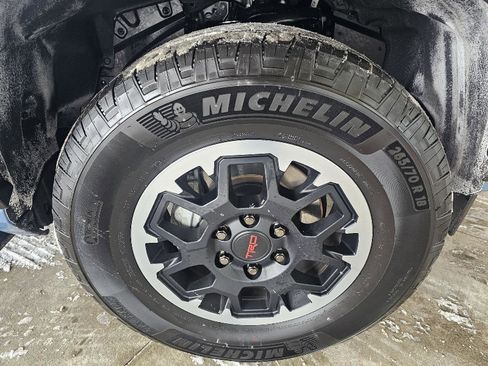 Used 2025 Toyota 4Runner TRD Off-Road Premium image 10