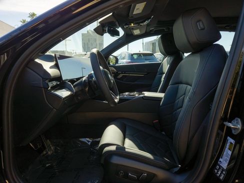 New 2026 BMW 530i xDrive w/ Executive Package image 10