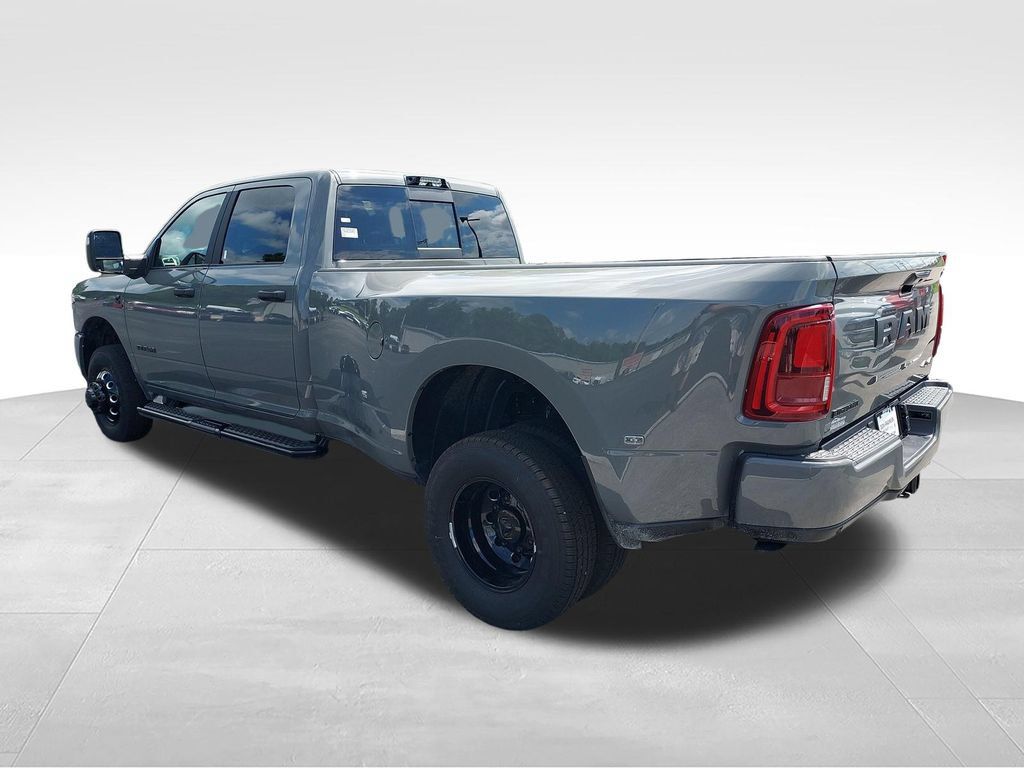 New 2026 RAM 3500 Big Horn AWD/4WD image 3