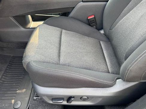 Certified 2025 Nissan Rogue SV FWD image 14