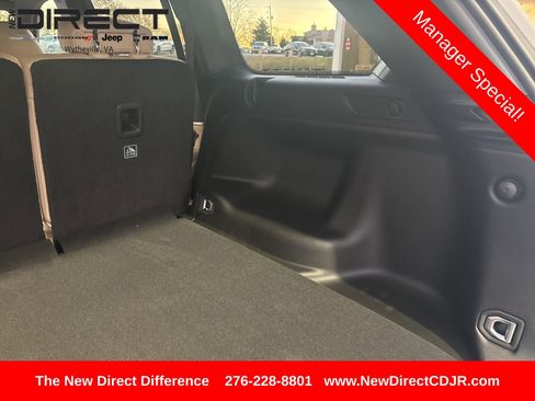 New 2025 Jeep Grand Cherokee Limited w/ Luxury Tech Group II image 33