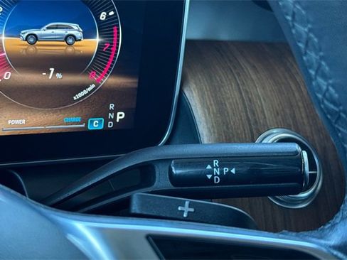 Used 2024 Mercedes-Benz GLC 300 image 25