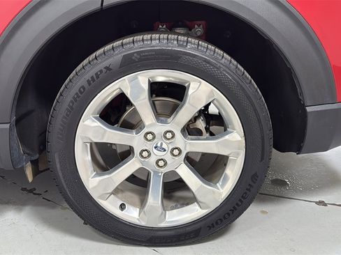 Used 2020 Ford Explorer Platinum w/ Premium Technology Package image 24