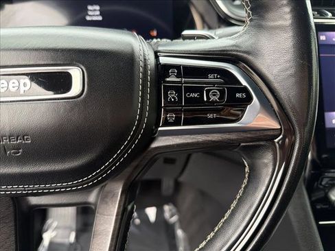 Used 2022 Jeep Grand Cherokee L Overland w/ Advanced Protech Group III image 16