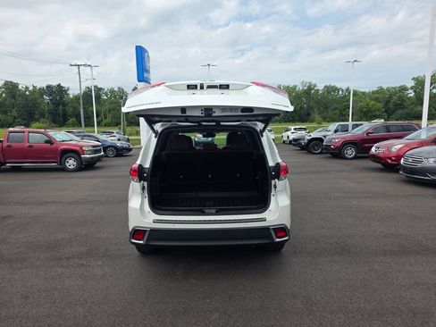 Used 2017 Toyota Highlander Limited w/ Protection Package #3 FWD image 14