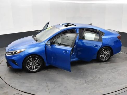 Used 2023 Kia Forte GT-Line w/ GT-Line Premium Package image 7