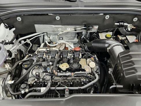 Used 2025 Volkswagen Atlas SEL Premium R-Line image 29