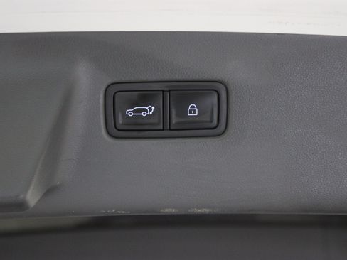 Used 2025 Hyundai Santa Fe SE FWD image 32