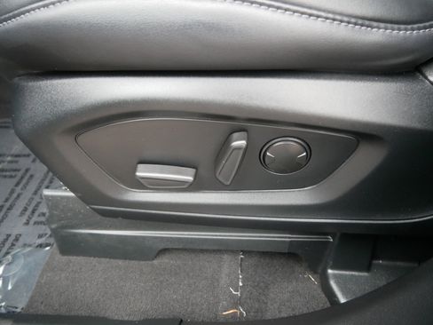 Certified 2024 Ford Explorer XLT w/ Equipment Group 202A image 19