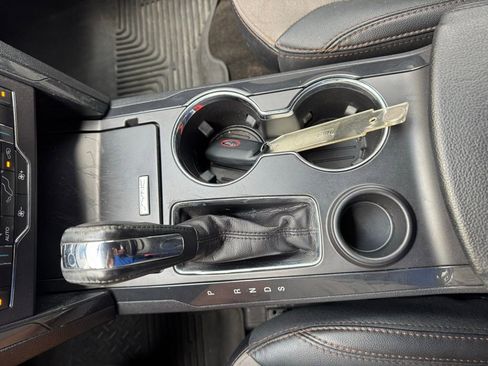 Used 2017 Ford Explorer XLT w/ Equipment Group 202A image 22