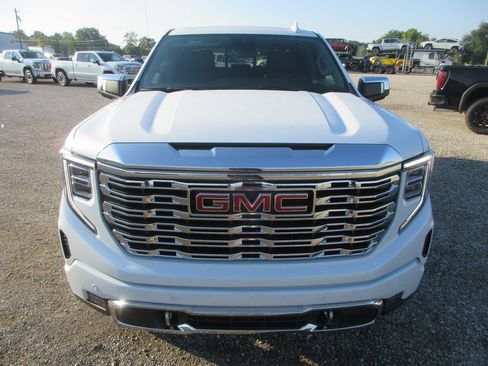 New 2026 GMC Sierra 1500 Denali w/ Denali Reserve Package AWD/4WD image 11