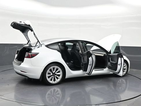 Used 2021 Tesla Model 3 Long Range AWD/4WD image 30