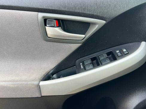 Used 2013 Toyota Prius Two FWD image 15
