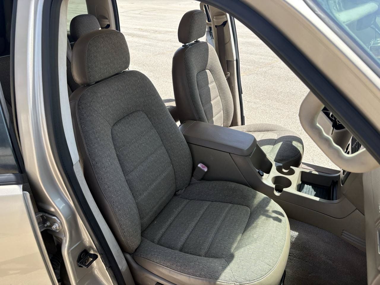 Used 2004 Ford Explorer XLS RWD image 33