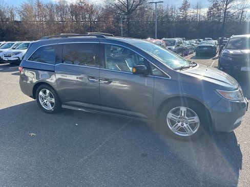 Used 2013 Honda Odyssey Touring image 7
