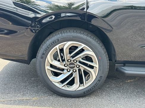New 2026 Lincoln Navigator Premiere AWD/4WD image 18