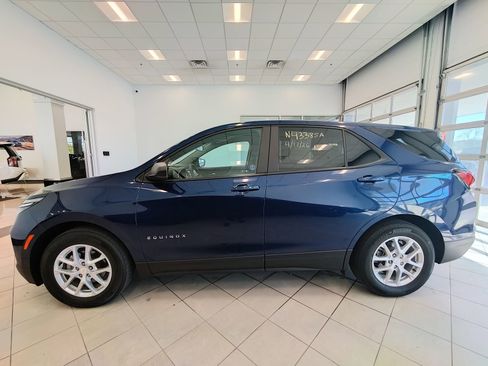 Used 2023 Chevrolet Equinox LS w/ LS Convenience Package image 6