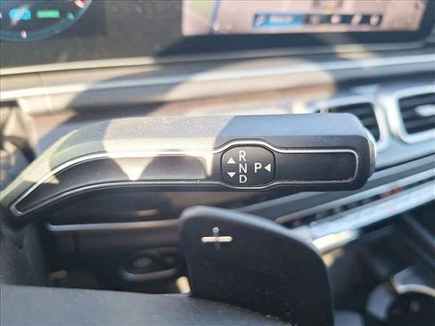 Used 2023 Mercedes-Benz GLS 450 4MATIC image 12