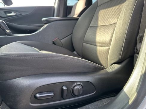 Used 2020 Chevrolet Malibu LT image 5