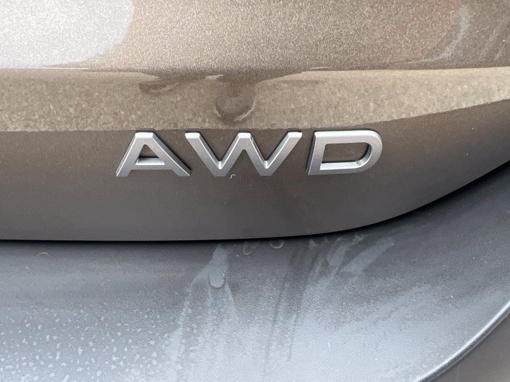 Certified 2025 Nissan Kicks SV w/ Charging Package AWD/4WD image 34