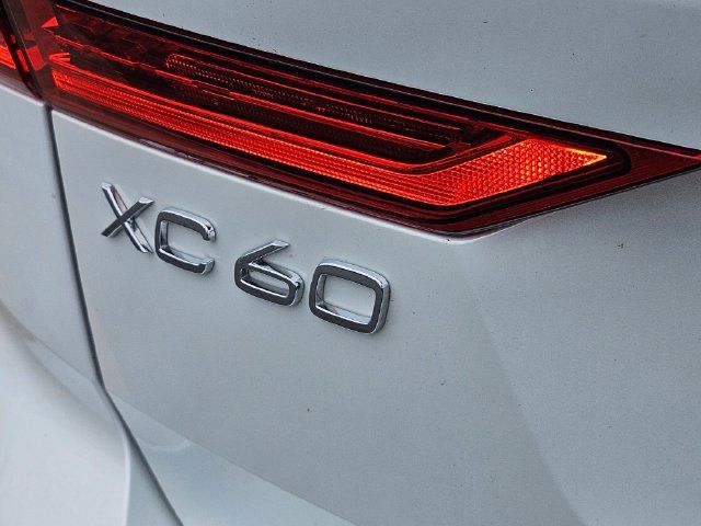 Certified 2023 Volvo XC60 T8 Ultimate w/ Protection Package AWD/4WD image 10