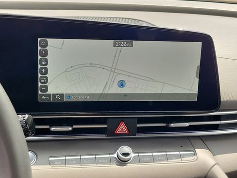 Certified 2025 Hyundai Elantra SEL FWD image 11