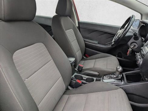 Used 2018 Kia Forte S image 27