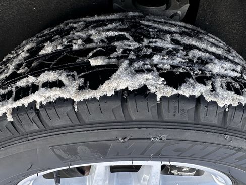 Certified 2024 Ford Edge SEL w/ Convenience Package image 21